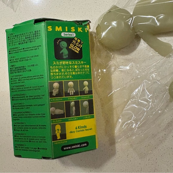 Smiski Hiding Series 1 with Little Peeking Smiski!!!! - Picture 12 of 13